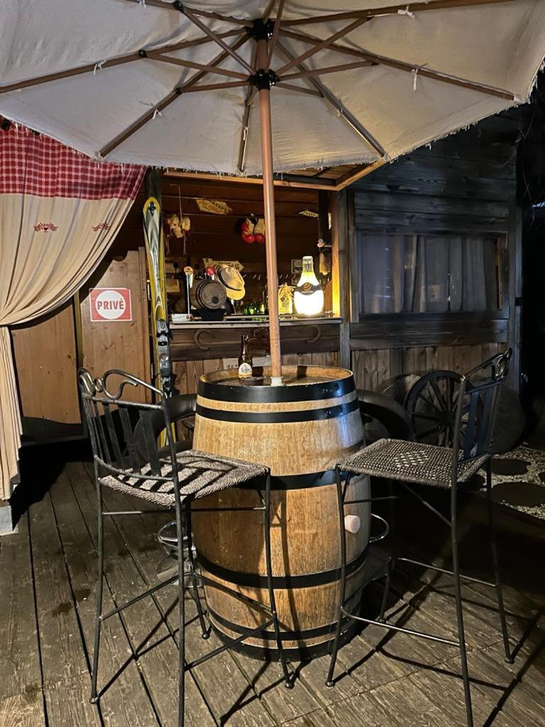 A La Marc'Quize Chambres D'Hotes, Petit Dejeuner Compris, Avec Piscine A Debordement En Exterieur, Bain Nordique A 38 Degres En Prestation Supplement Sur Reservation Horaire Anticipee 1 Place De Parking Gratuite Sur Place Mouxy Exterior foto